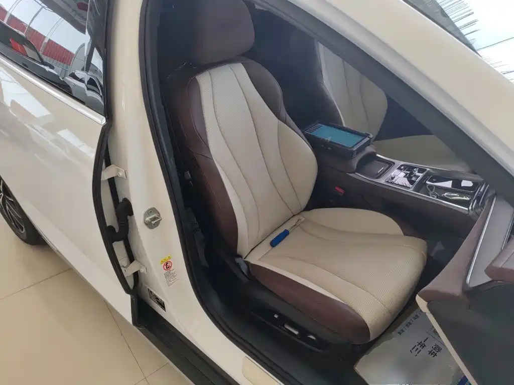 BYD Seal — фото 25