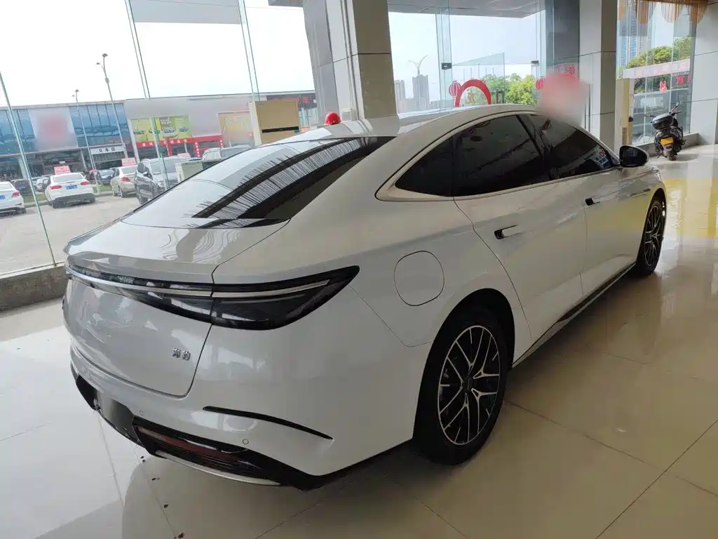 BYD Seal — фото 7
