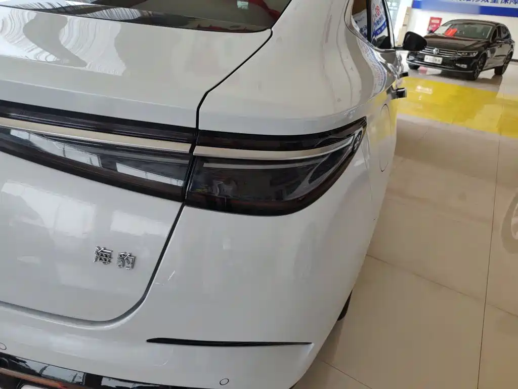 BYD Seal — фото 8