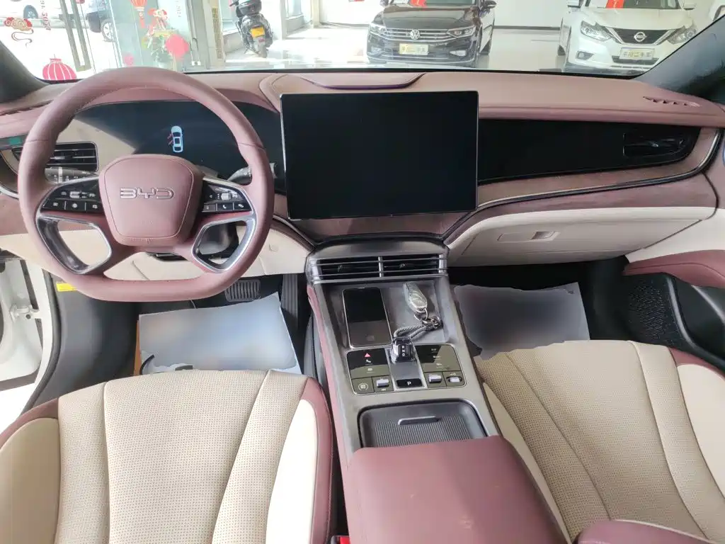BYD Seal — фото 10