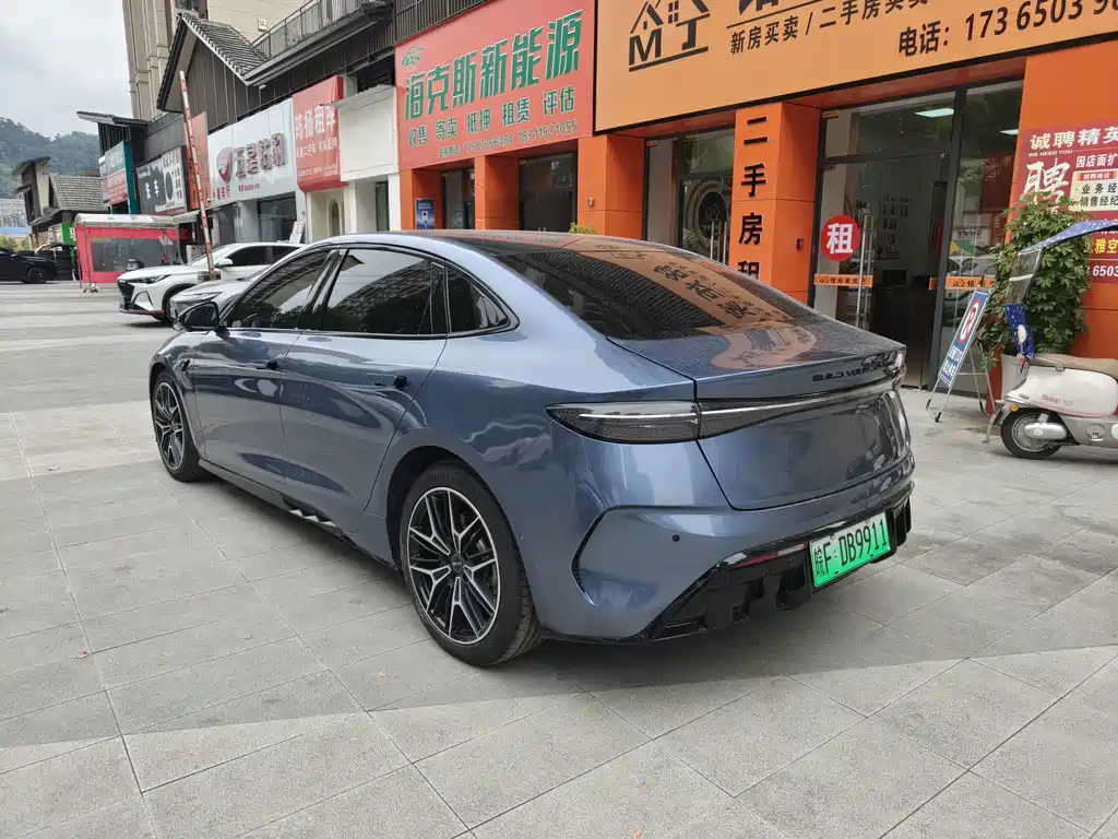 BYD Seal — фото 5