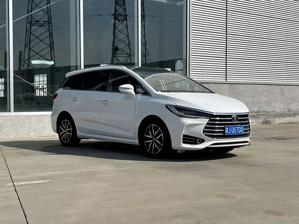 BYD MAX — фото 3