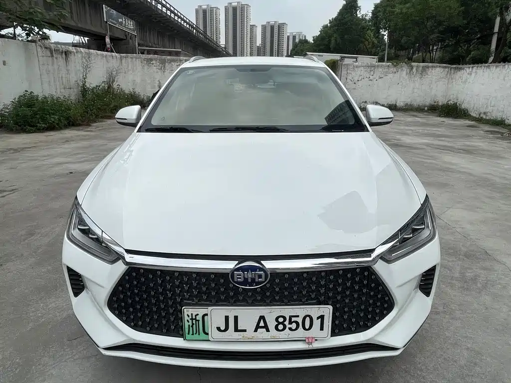 BYD e2 — фото 2