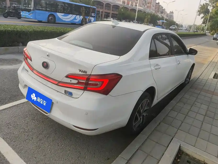 BYD Qin NEV — фото 3