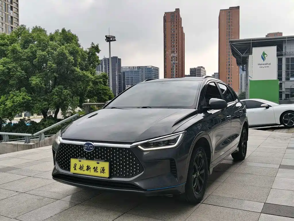 BYD e2