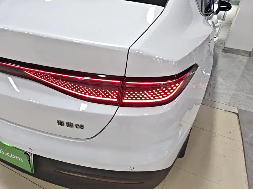 BYD Seal 05 DM-i — фото 8