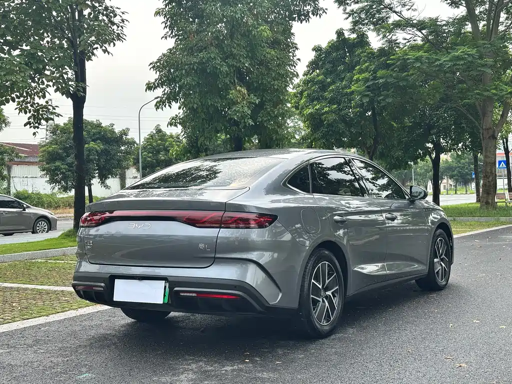 BYD Qin L — фото 8