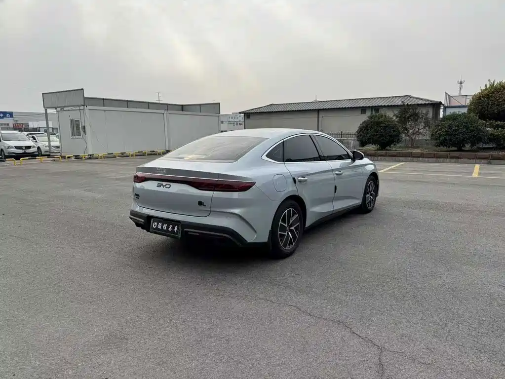 BYD Qin L — фото 6