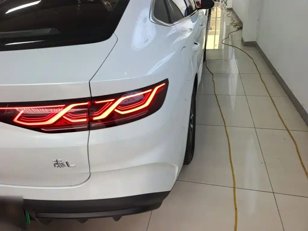 BYD Qin L — фото 8
