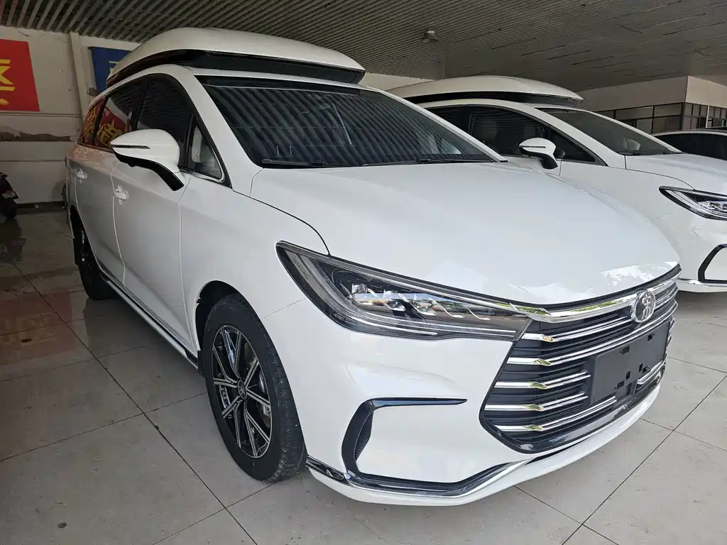 BYD MAX New Energy — фото 3