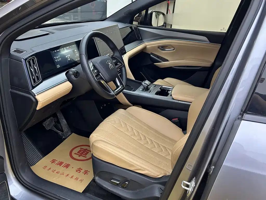 BYD L DM-i — фото 3