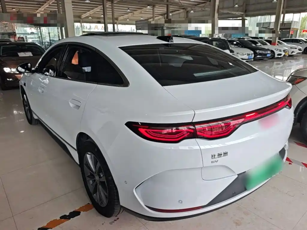 BYD Qin L — фото 5