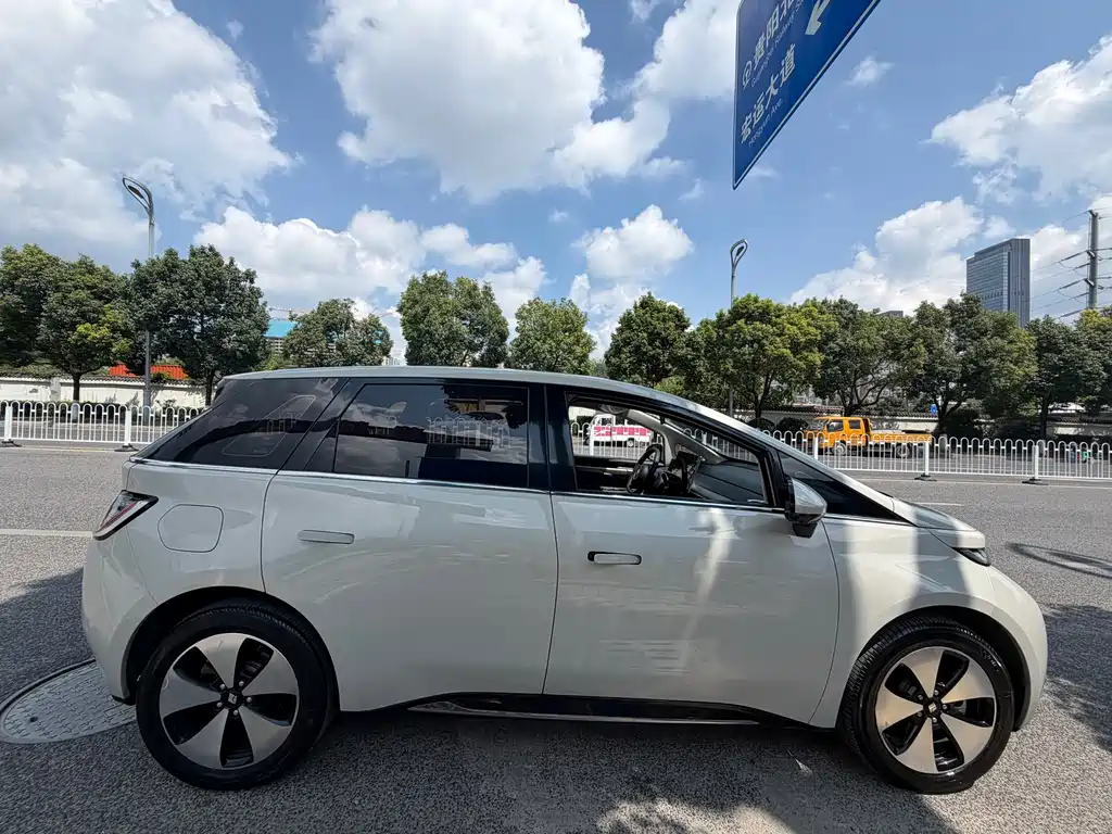 Baojun Yunduo — фото 3