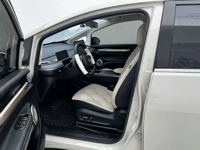 Baojun Yunduo — фото 19