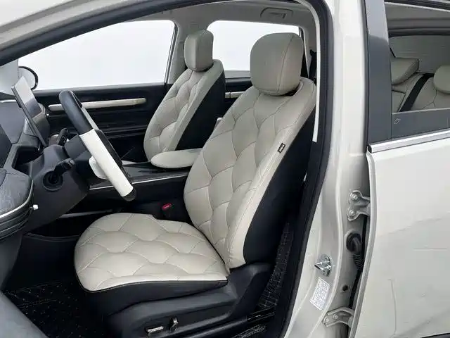 Baojun Yunduo — фото 21