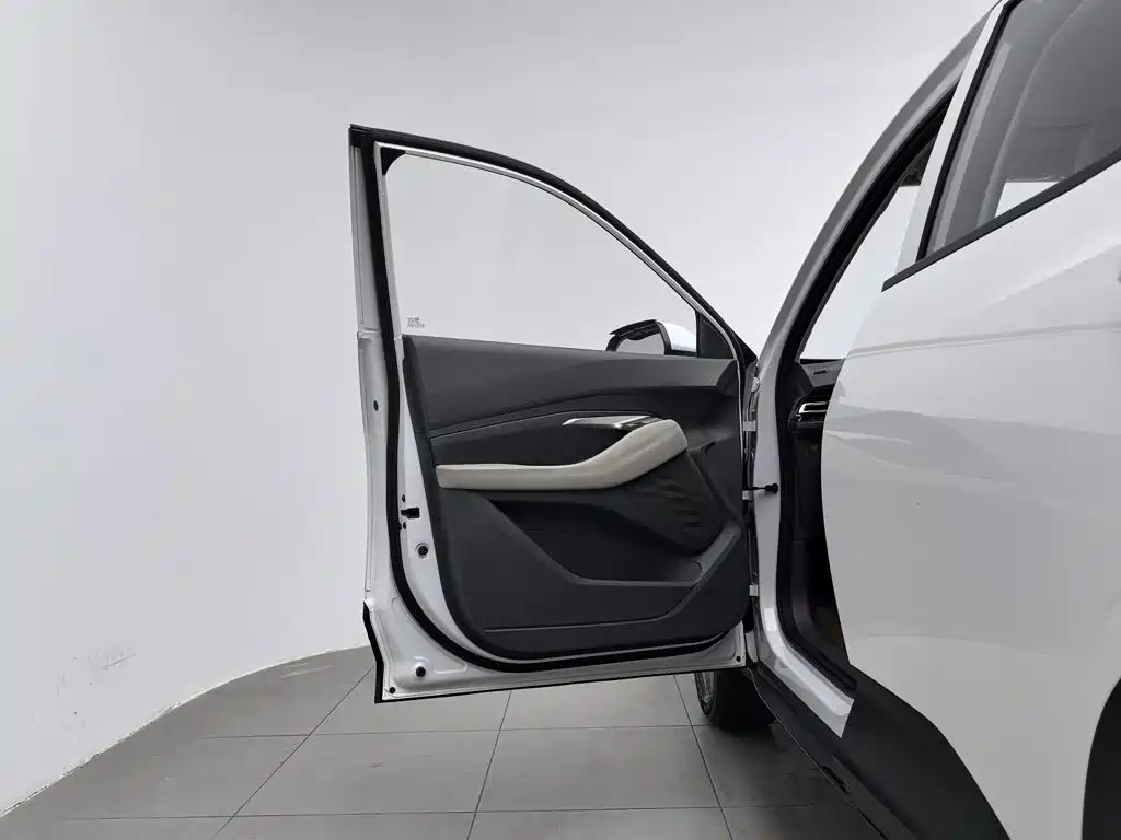 Baojun RS-3 — фото 8