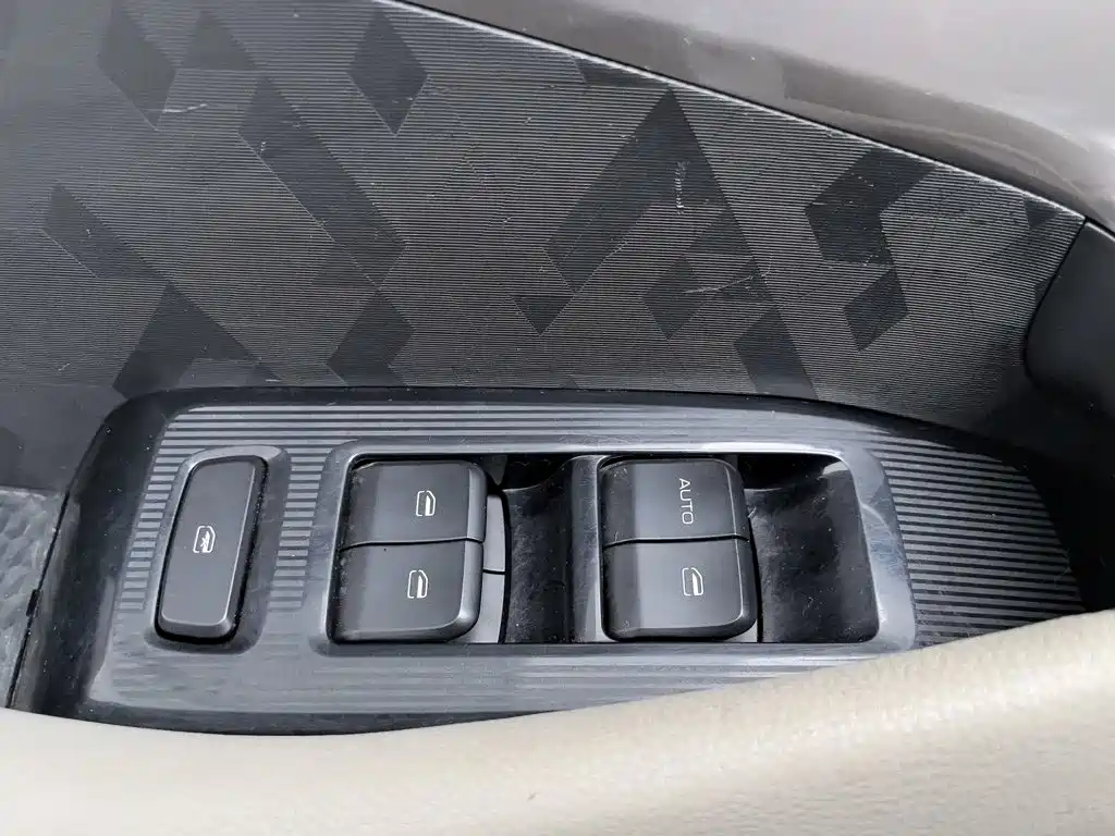 Baojun RS-3 — фото 9