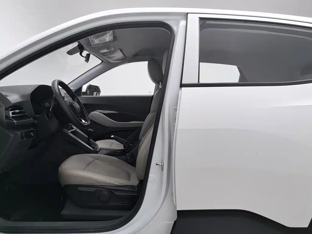 Baojun RS-3 — фото 10