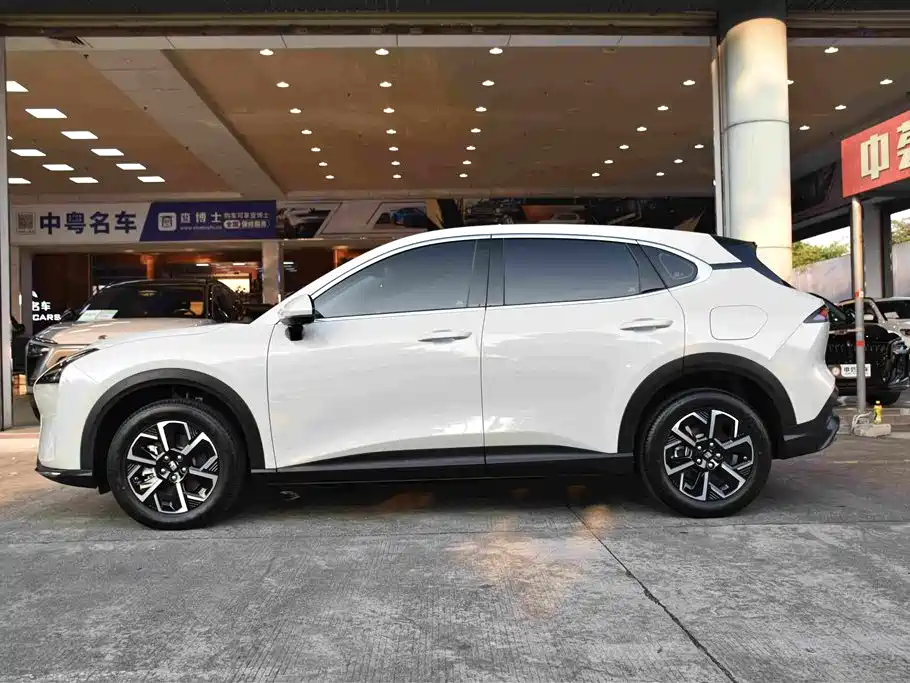 Baojun E6 — фото 5
