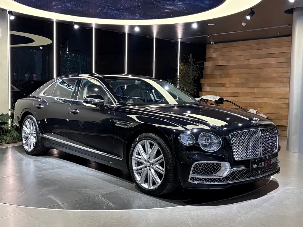 Bentley Flying Spur — фото 3