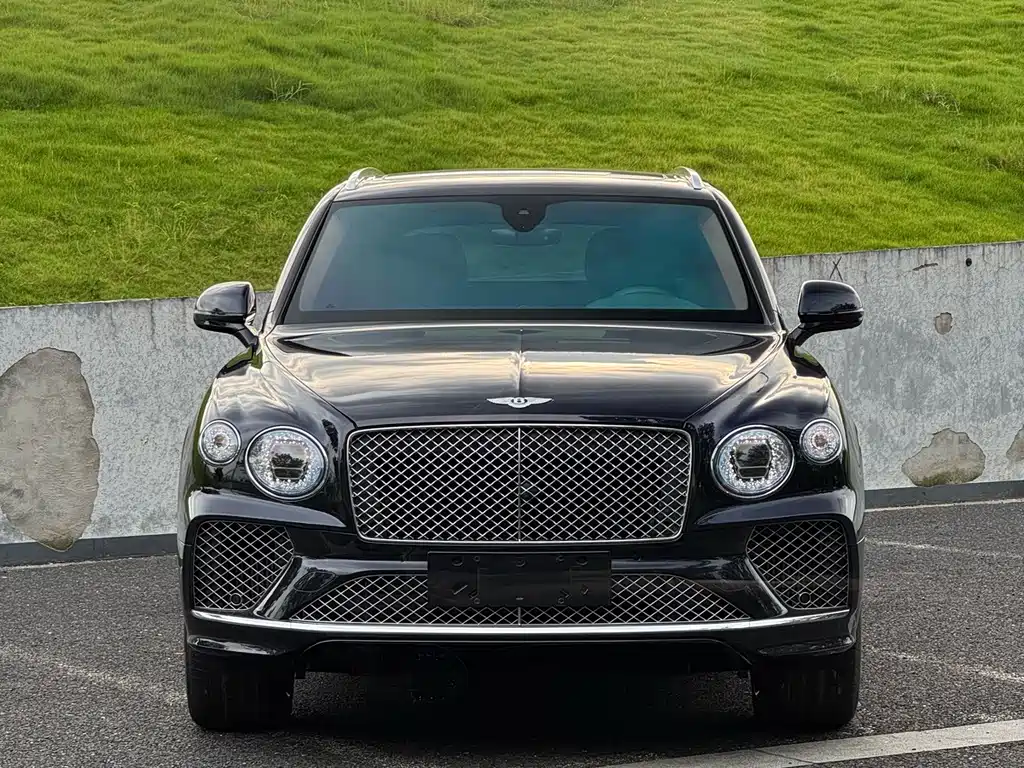 Bentley Bentayga PHEV — фото 3