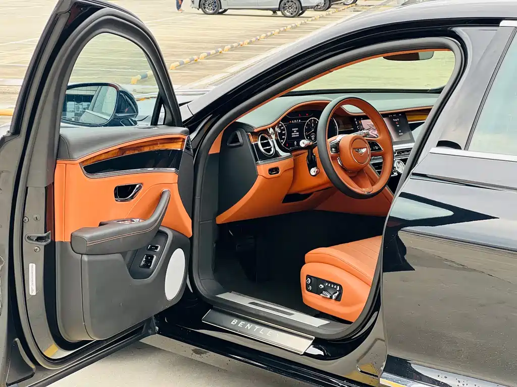 Bentley Flying Spur — фото 4