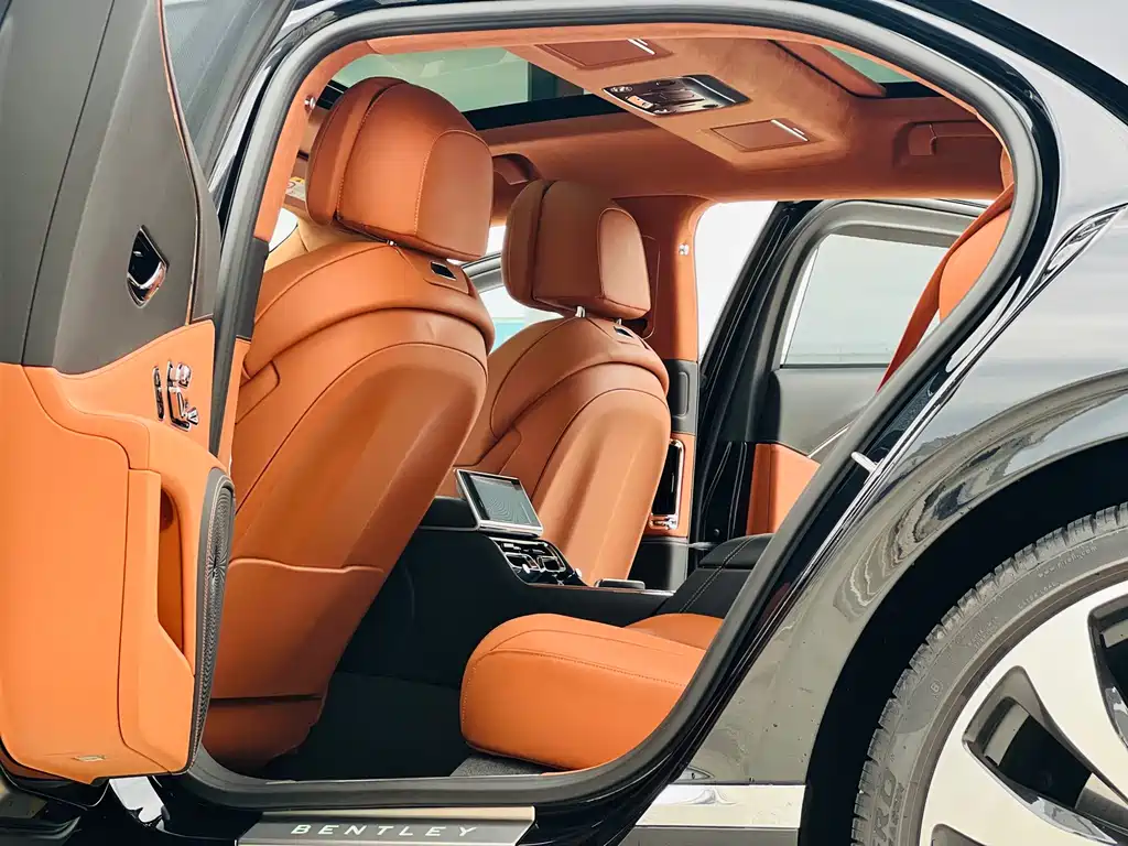 Bentley Flying Spur — фото 5