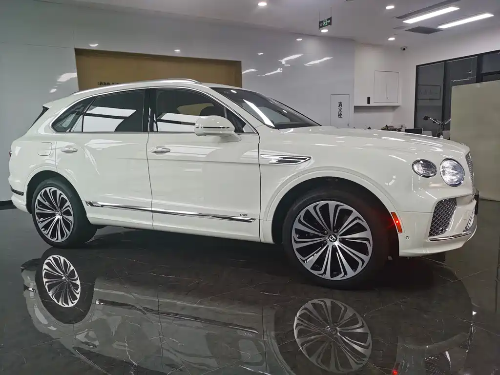 Bentley Bentayga — фото 4