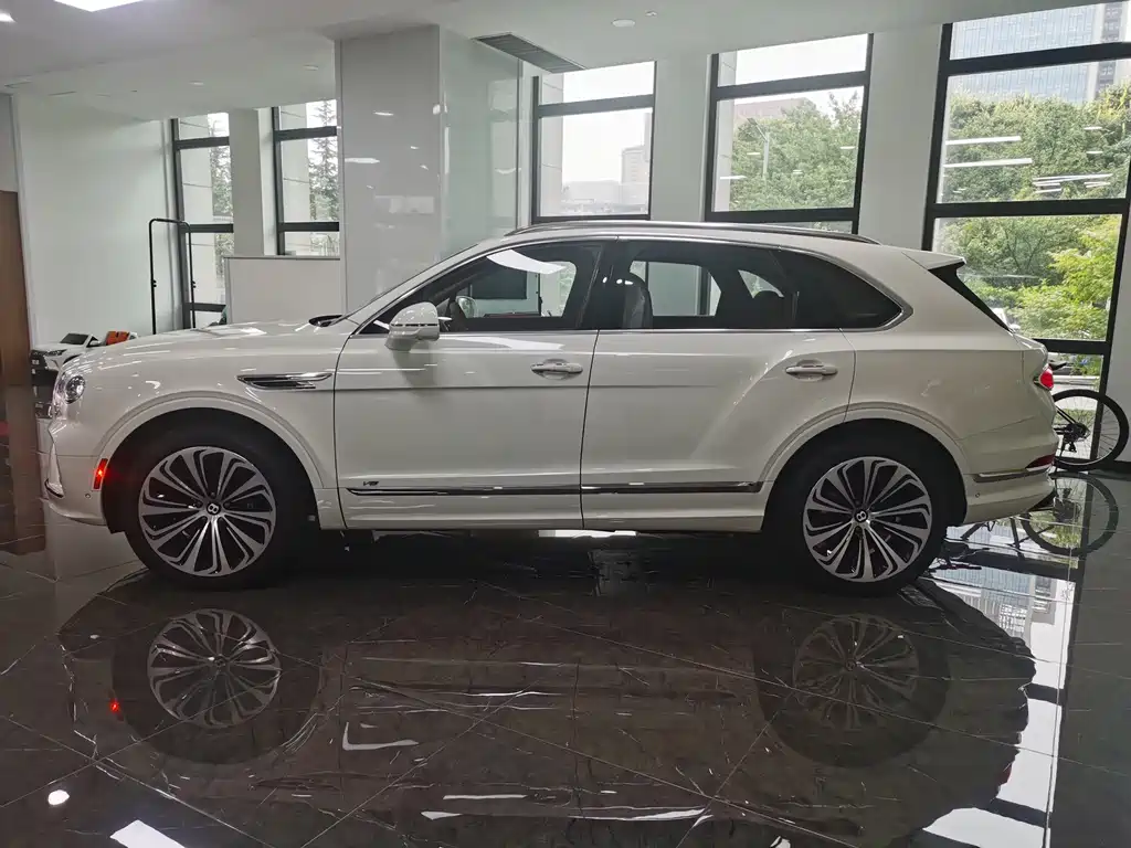 Bentley Bentayga — фото 5