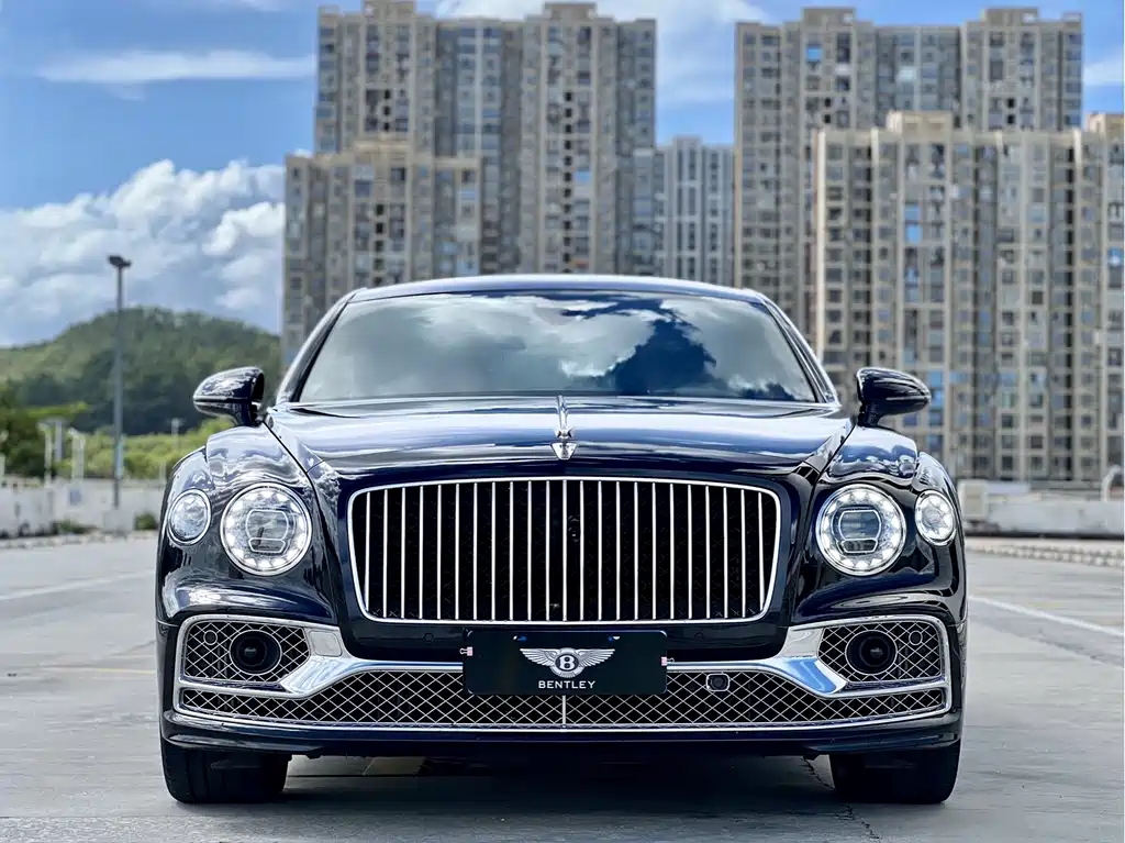Bentley Flying Spur — фото 3