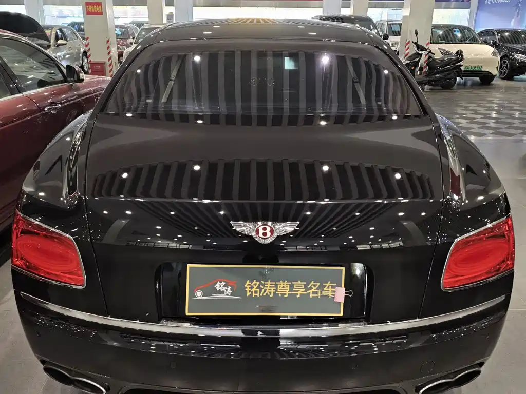 Bentley Flying Spur — фото 4