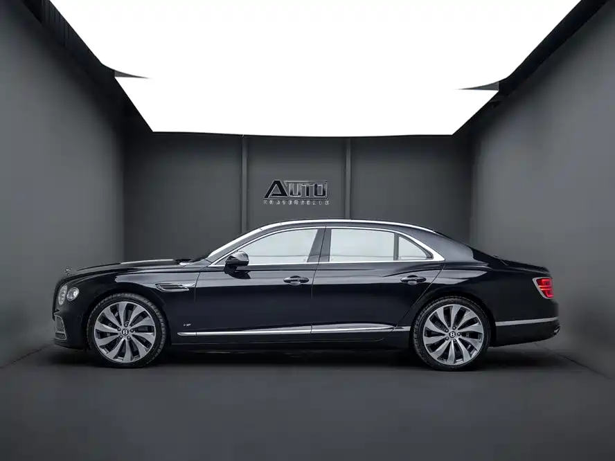 Bentley Flying Spur — фото 3