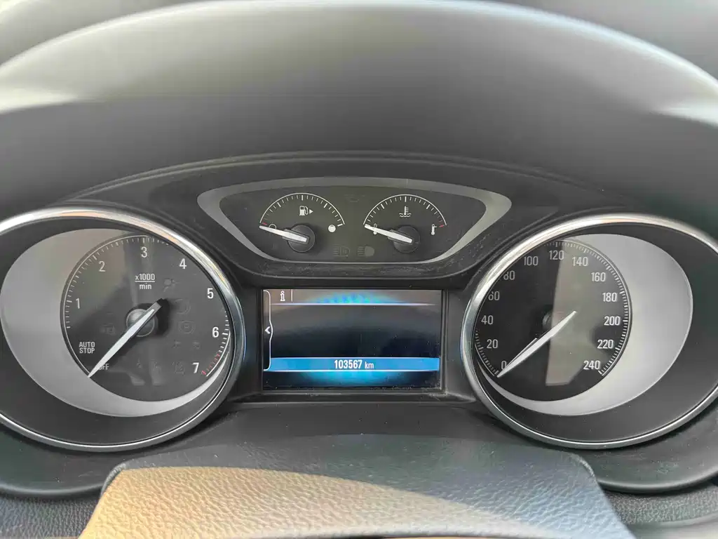 Buick Envision Plus — фото 11