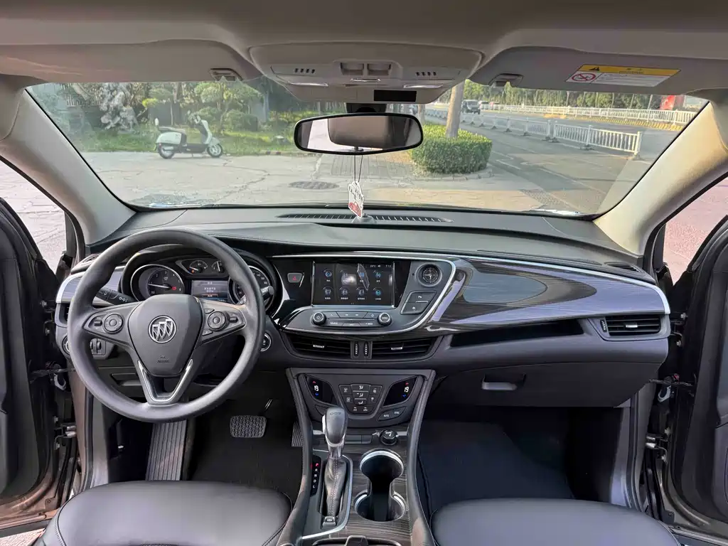Buick Envision Plus — фото 14
