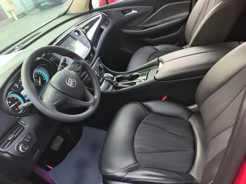 Buick Envision Plus — фото 11