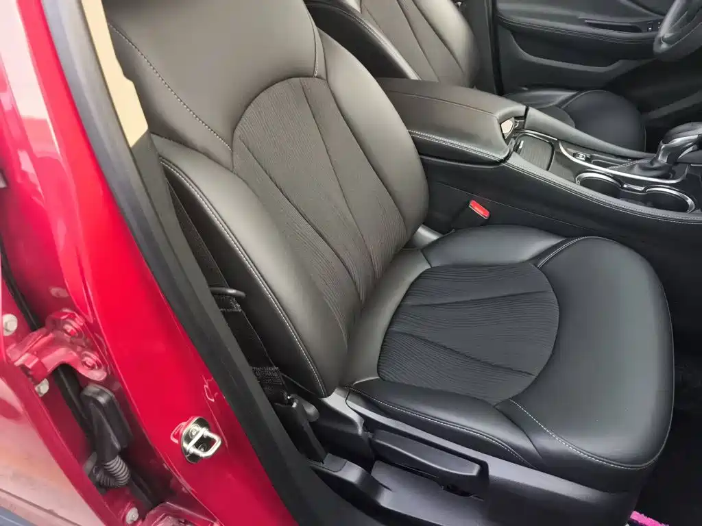 Buick Envision Plus — фото 20