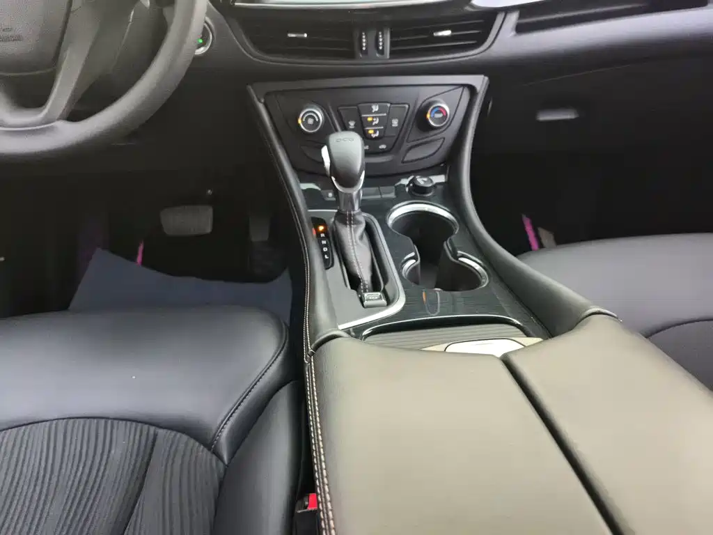 Buick Envision Plus — фото 10