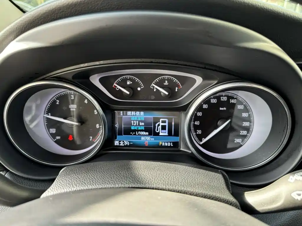 Buick Envision Plus — фото 5
