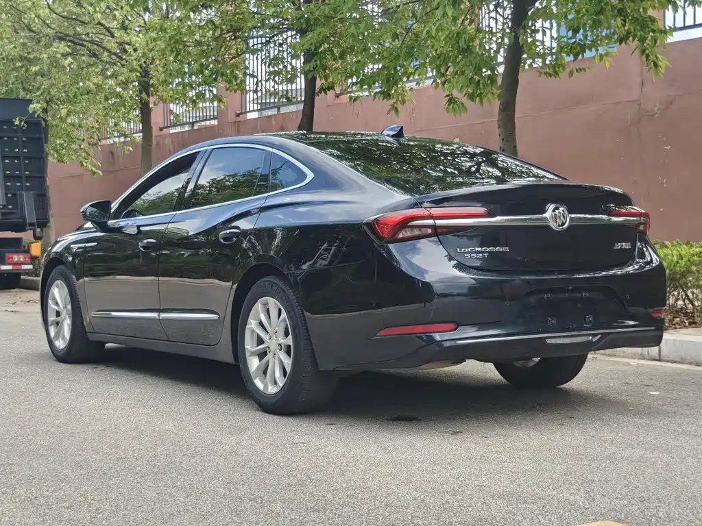 Buick LaCrosse — фото 5