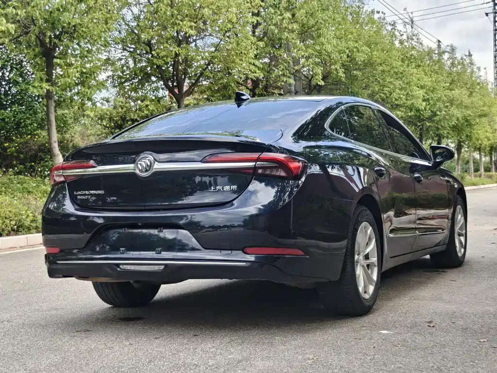 Buick LaCrosse — фото 6