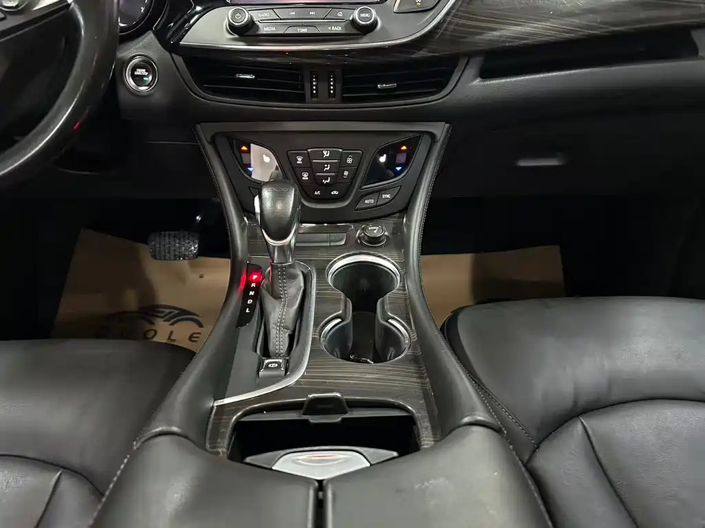 Buick Envision Plus — фото 11