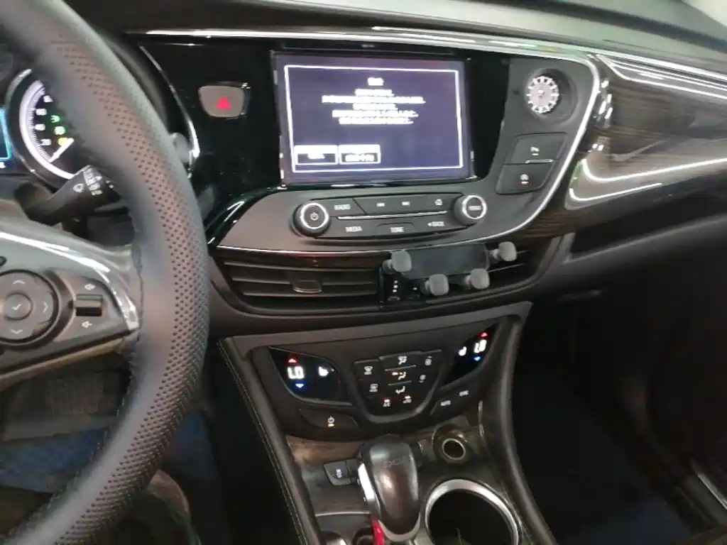 Buick Envision Plus — фото 13