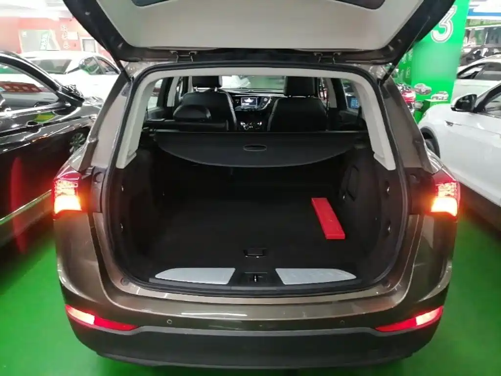 Buick Envision Plus — фото 19