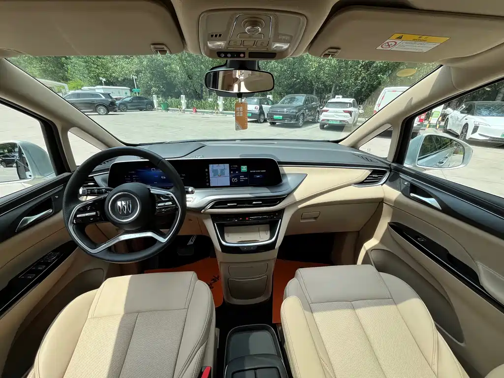 Buick GL8 Hybrid — фото 17