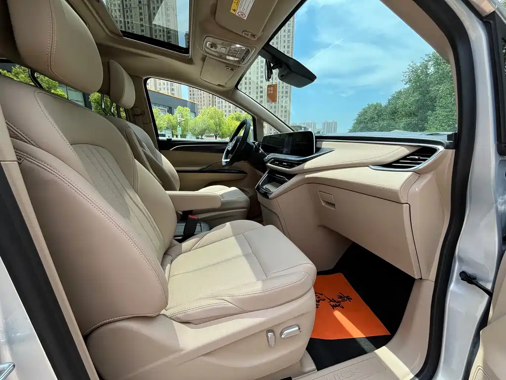 Buick GL8 Hybrid — фото 24