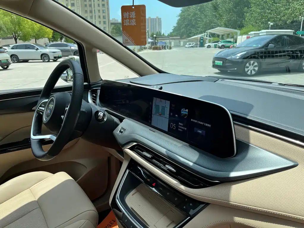Buick GL8 Hybrid — фото 25