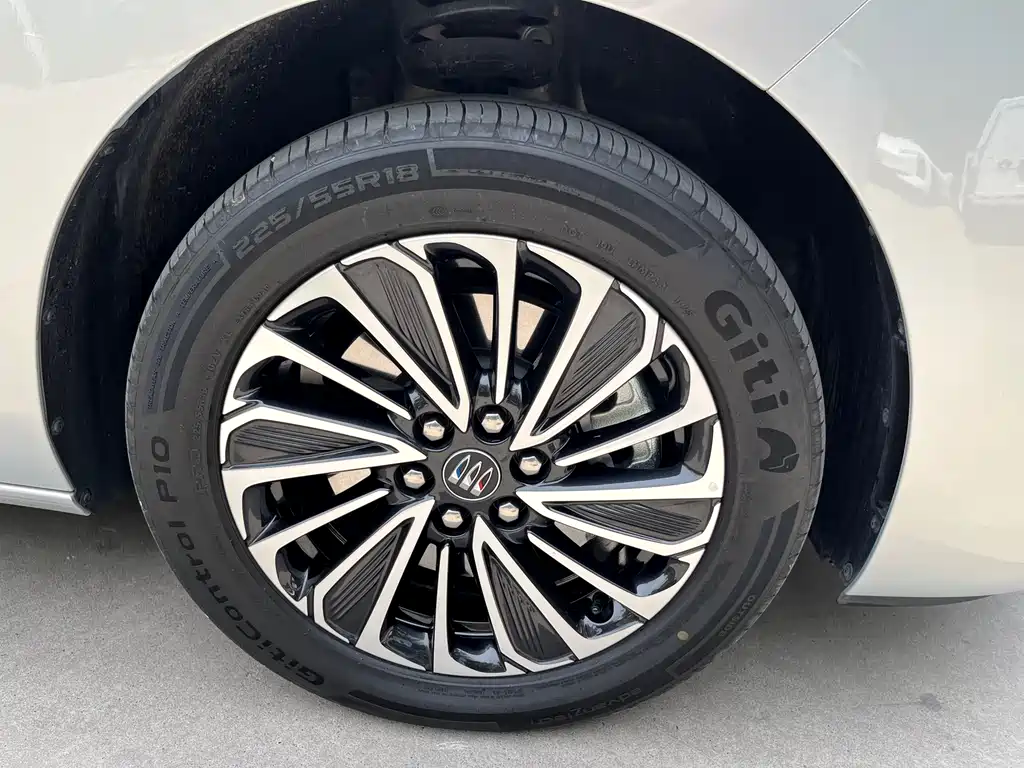 Buick GL8 Hybrid — фото 28