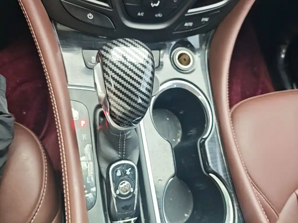 Buick Envision Plus — фото 14