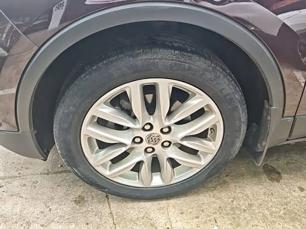 Buick Envision Plus — фото 23