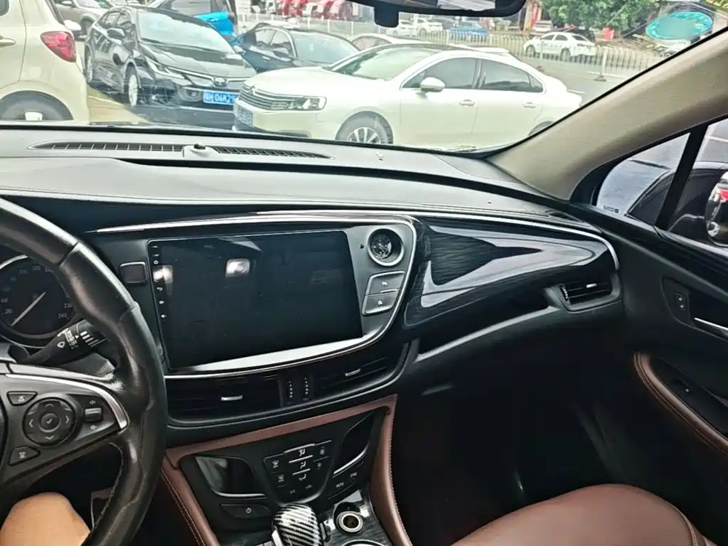 Buick Envision Plus — фото 10